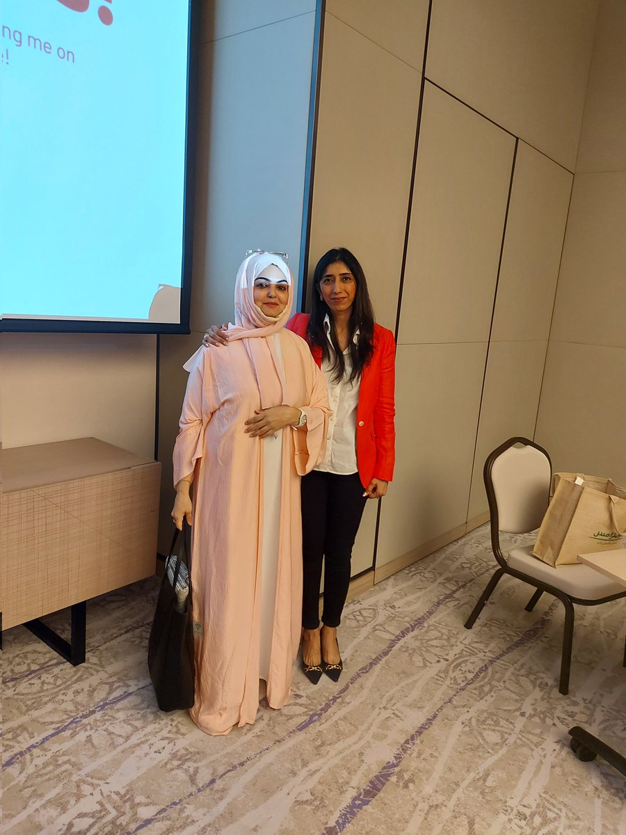 saimaamir006's tweet image. Pink October - Free Wellness Day as we come together for a greater cause. Together we'll embrace the greatness of women, because we're worth it! Thank you @innerseed and @sheetal for the wonderful workshop.
#BreastCancerAwarenessMonth
#Innerhealth #breastcancerworkshop