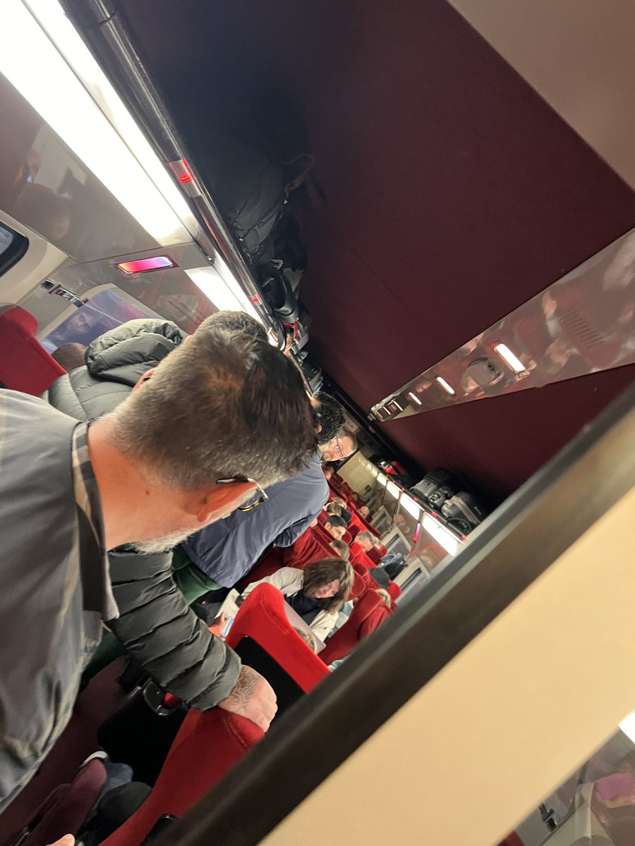 Julia_Contrea's tweet photo. Thanks @thalys_en for the best possible way to start a Tuesday. 8.13 am BXL Paris train canceled - no info what so ever. Not even a tiny text. Enjoying the corridors of the working train which carries double the passengers at a lower speed. And on top of that we are 20 m late. https://t.co/IJE1K9SiVb