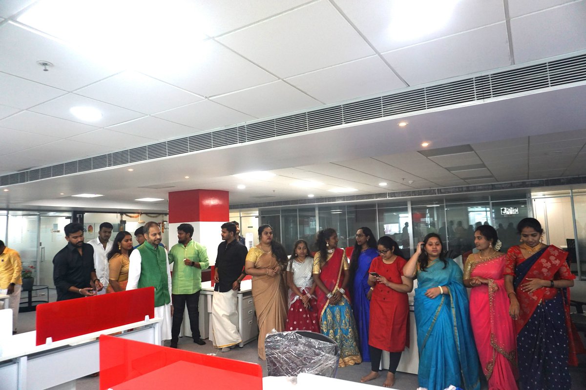 DiLyticsinc's tweet photo. A sneak peek into the sparkling #Diwalicelebrations at #DiLytics where we got together to celebrate the festival of lights!
If you want to be part of our journey, please apply for our current openings
https://t.co/8UvPcEPAZu #diwali2022 #dilyticans #EmployeeEngagement https://t.co/y0LGEWPDEp