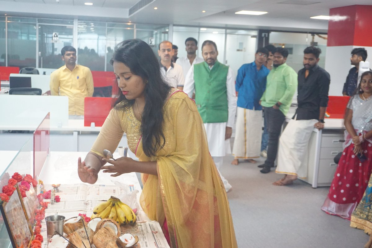DiLyticsinc's tweet photo. A sneak peek into the sparkling #Diwalicelebrations at #DiLytics where we got together to celebrate the festival of lights!
If you want to be part of our journey, please apply for our current openings
https://t.co/8UvPcEPAZu #diwali2022 #dilyticans #EmployeeEngagement https://t.co/y0LGEWPDEp