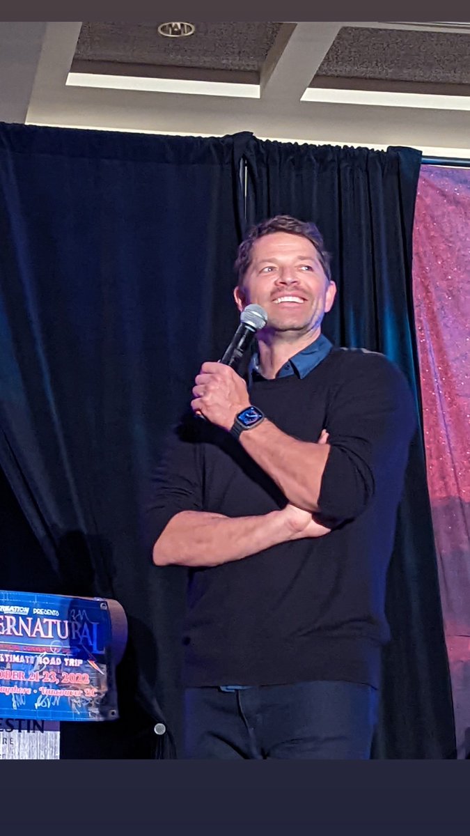 LisaBismyname's tweet photo. I have con pictures! I understand the fandom discourse! I get the tweets that are usually so confusing.  THIS IS SO EXCITING 😂 https://t.co/bGiHMPOC7R
