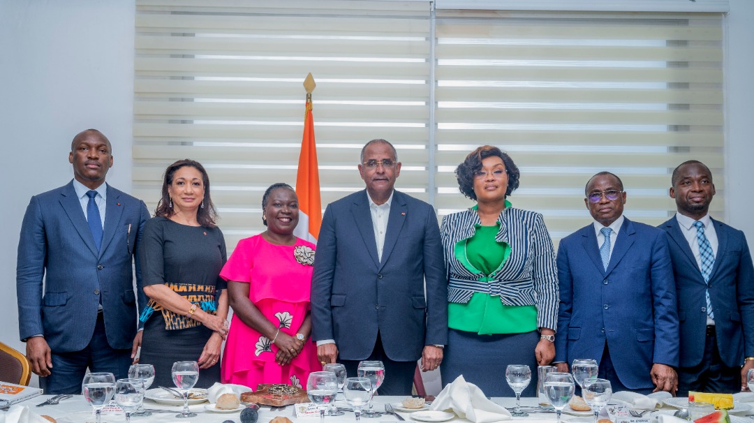 Gouvciofficiel's tweet photo. #Société | Entrepreneuriat féminin : le Premier Ministre @ACHIPatrick4 rassure les femmes de l’accompagnement de l’Etat
En savoir plus ➡️ https://t.co/FiHpmzXsvp
#CICG #GouvCI https://t.co/Cp3T5sJxsk
