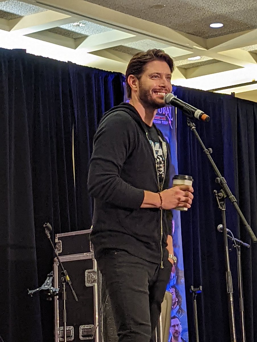 LisaBismyname's tweet photo. Ooh yeah I forgot #vancon2022 https://t.co/lWMVZDuwDU