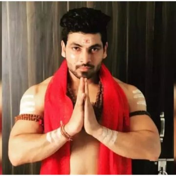 richakumari22's tweet photo. The biggest rivalry of this season btw who is your favourite contestant??????

#ShivThakare 
#PriyankaChaharChoudhary

Retweet 🔃: Priyanka
Like ❤️: Shiv 

#BiggBoss #biggboss16 #TejRan #BB16 https://t.co/J3EegZzSjk