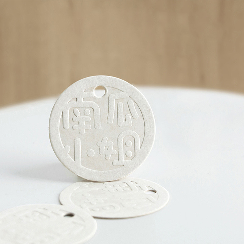 zhizepackaging's tweet photo. Custom logo shape printing garment packaging paper hang tags

Custom your own logo, color printing, and size, MOQ 1000pcs only~

Welcome to inquiry and custom your own products now.

#hangtag #tags #label #customhangtags #paperhangtag #hangtags https://t.co/Pp8JfOCkTT