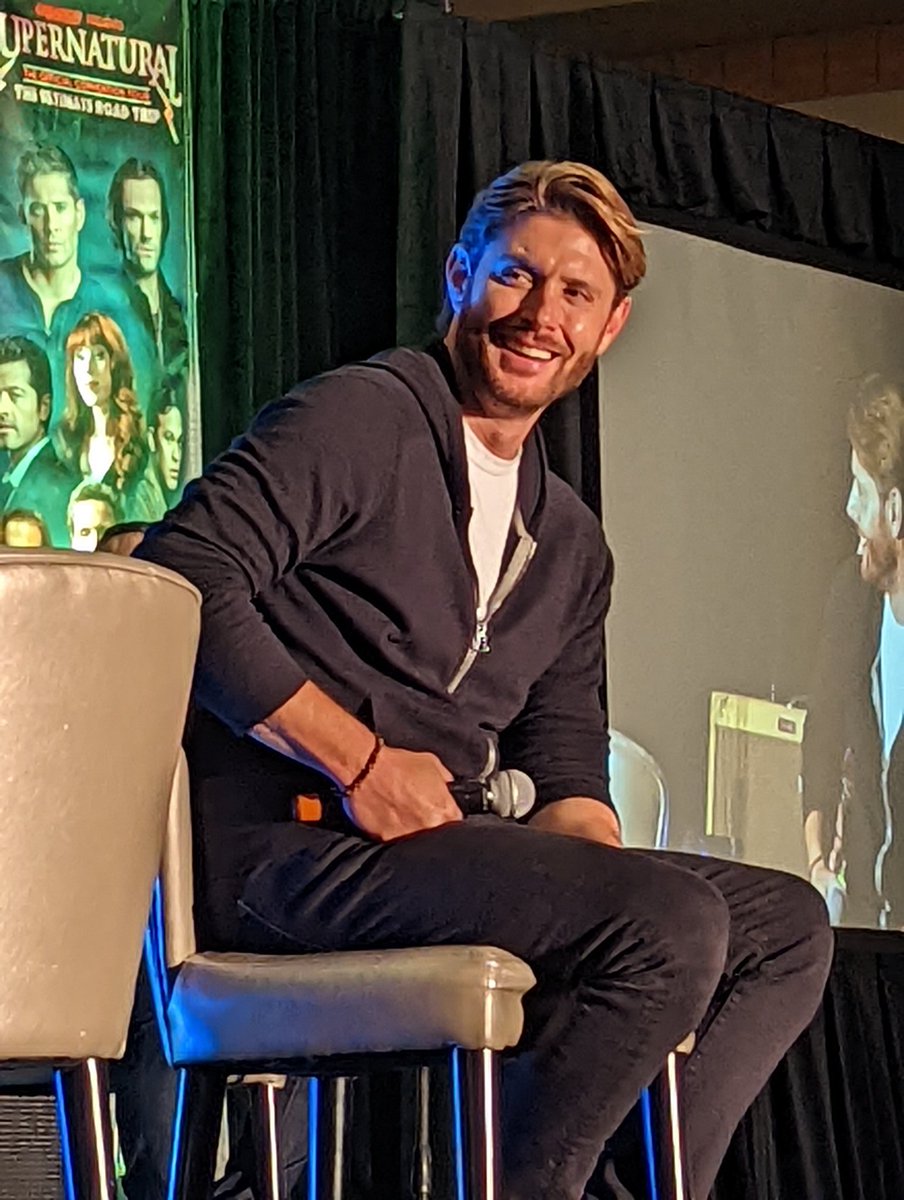 LisaBismyname's tweet photo. Also Jensen Ackles is blonde, I submit this as evidence https://t.co/x5KjOx5Oo8