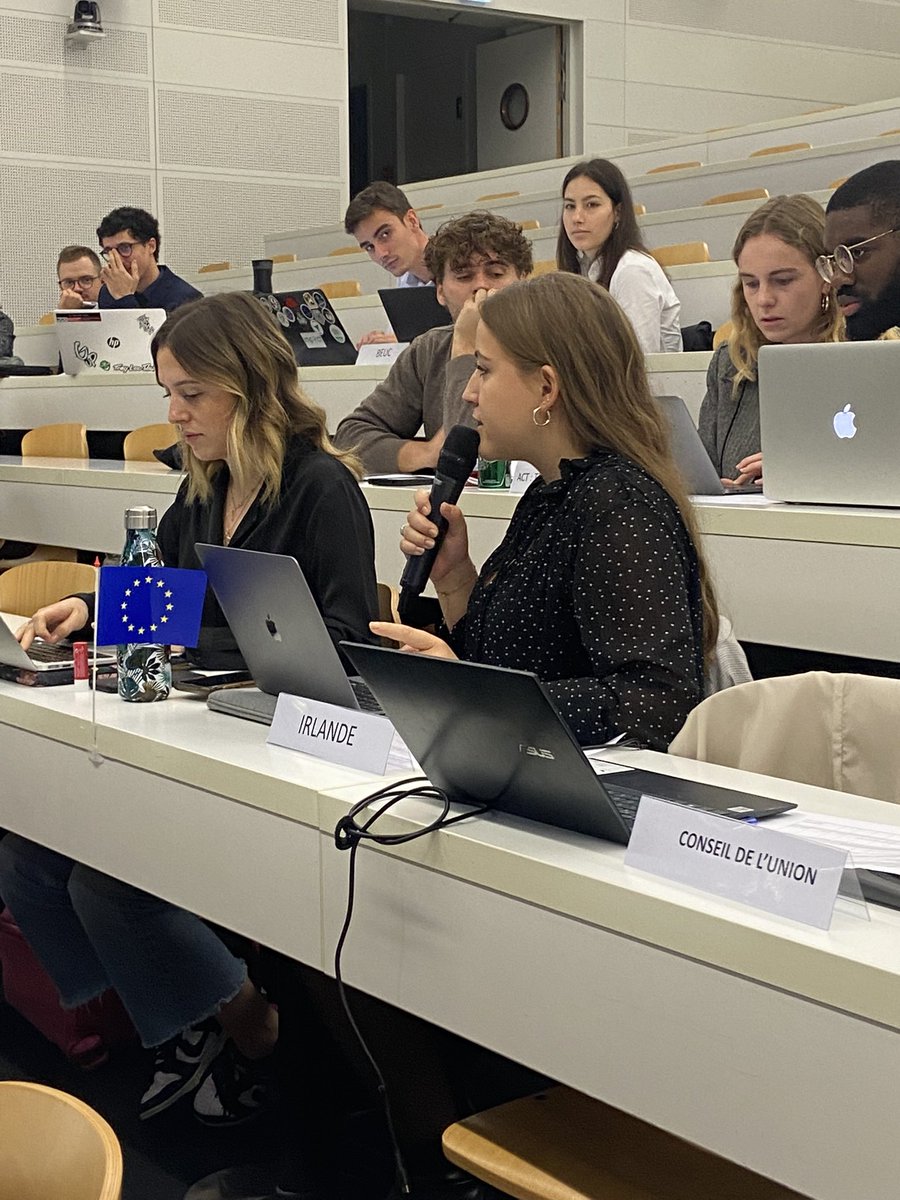 Simon Coveney tweet media