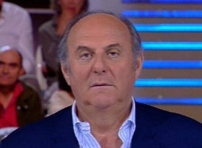 trash_italiano's tweet photo. Ma WhatsApp non funziona https://t.co/r8MhY48wCD