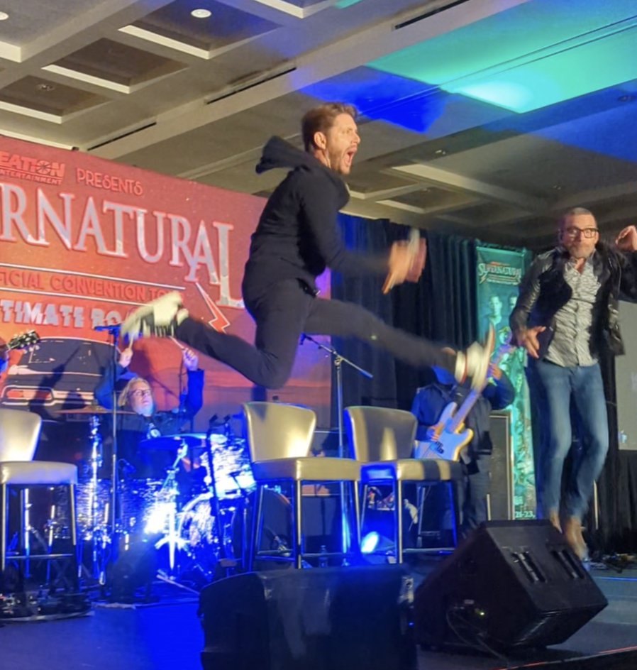 LisaBismyname's tweet photo. They call him Jensen "No Chill" Ackles #vancon2022 #vancon https://t.co/Y3Xogw9QUT
