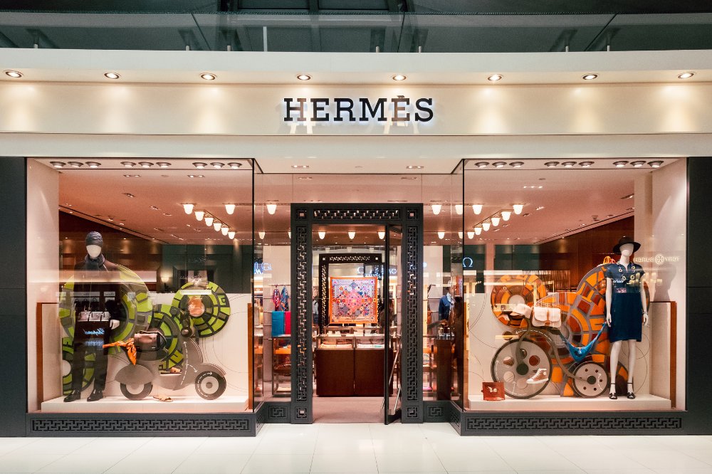 cppluxury's tweet photo. Hermès opens new store in Pangyo, South Korea

https://t.co/fhe10IkPAE

#Hermes #HermesParis #Pangyo #SouthKorea #RDAI #newopening #luxuryfashion #fashion #luxury #luxuryaccessories #luxuryboutique #luxuryretail #luxurybusiness @Hermes_Paris https://t.co/1GiAmmCLAV