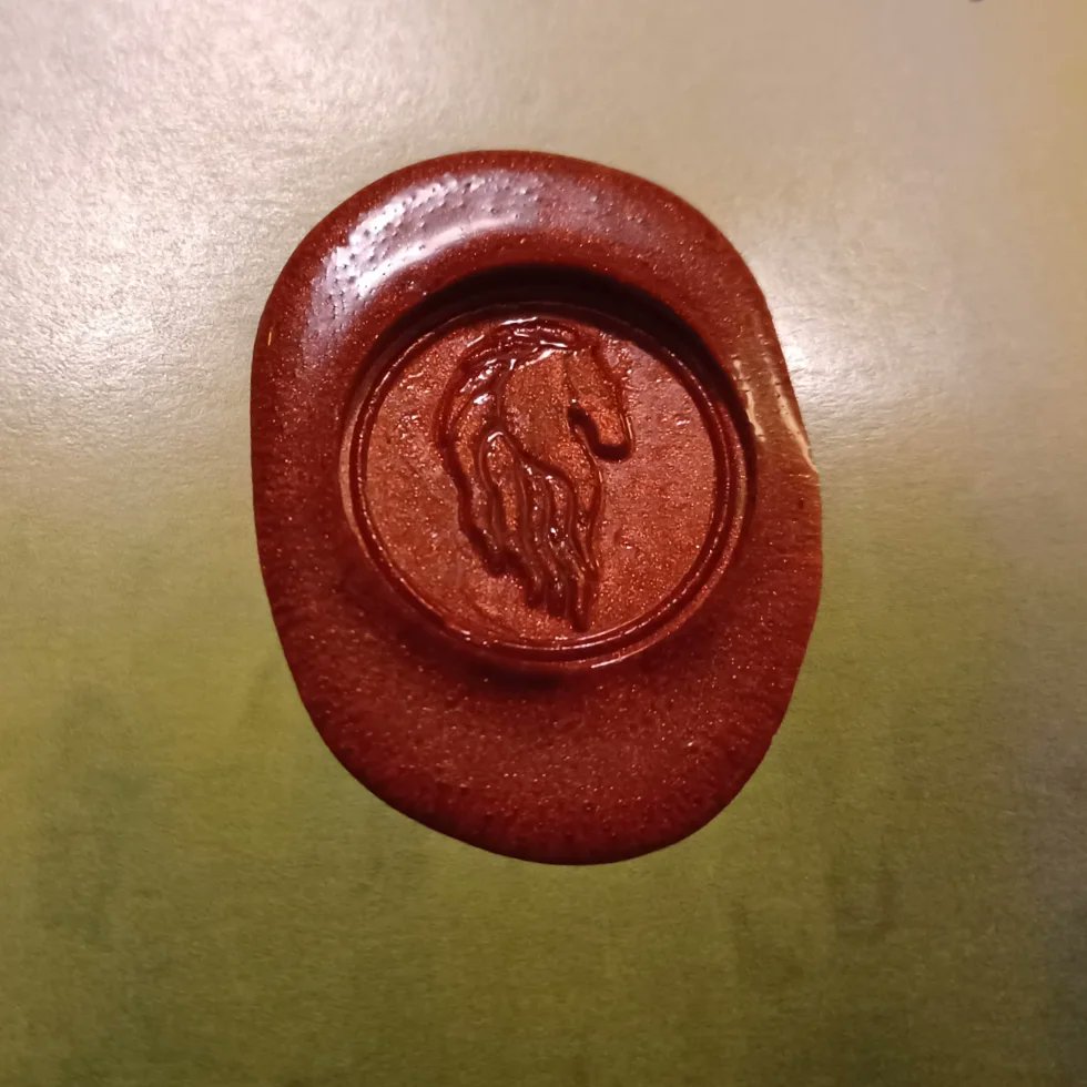 eothains_works's tweet photo. 🇪🇸 3 DIAS!!! Ya estamos preparando los baúles con el material, ensayando las actividades más peliagudas, y uno de los preparativos que ya es tradición... sellar todos los diplomas que entregamos a los escuderos/as al final de su aventura. NO QUEDA NADA!
#escueladejoveneseorlingas https://t.co/dBB6RC0AP6