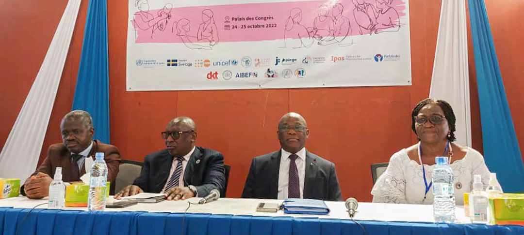 OmsCotedivoire's tweet photo. Cérémonie d'ouverture hier du Pré congrès de renforcement des capacités en santé sexuelle et reproductive des Sages-femmes de 17 pays d'Afrique francophone, avec l’appui de l’OMS. Ce pré congrès de la #FASFAF a lieu les 24 et 25 oct. 2022 au palais de la culture de Treichville. https://t.co/Ip9ViVp0ST
