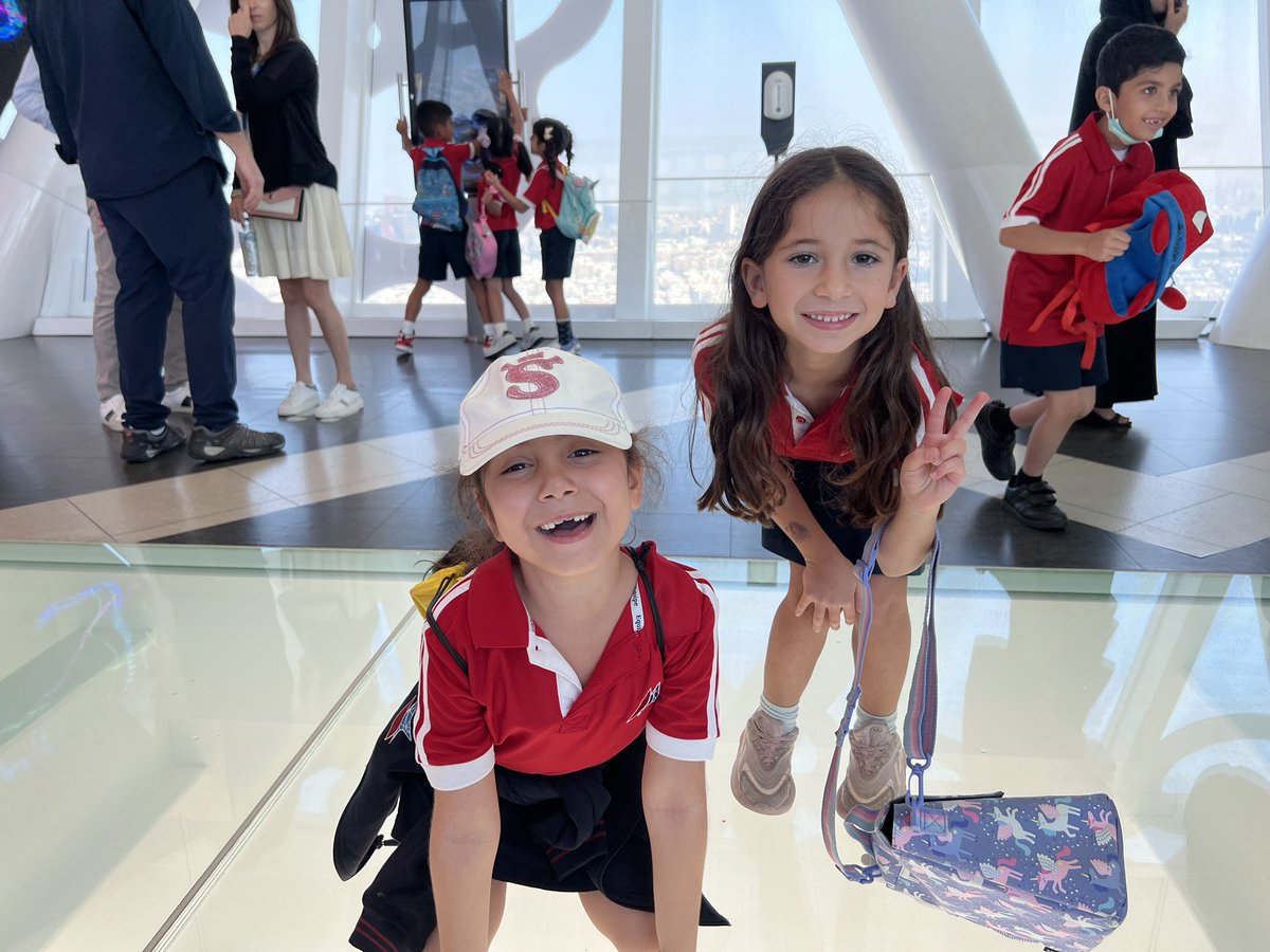 missmcclureEDU's tweet photo. 1LM was all smiles today as we visited @DubaiFrame for our FIRST field trip of the year! An amazing attraction that helps enrich our leaders unit, exploring past and present π¦πͺπΌ Plus lots of us concurred our fear of heights with that glass floor #FearlessFirsties @DAAElementary https://t.co/MsBCRRTCAg