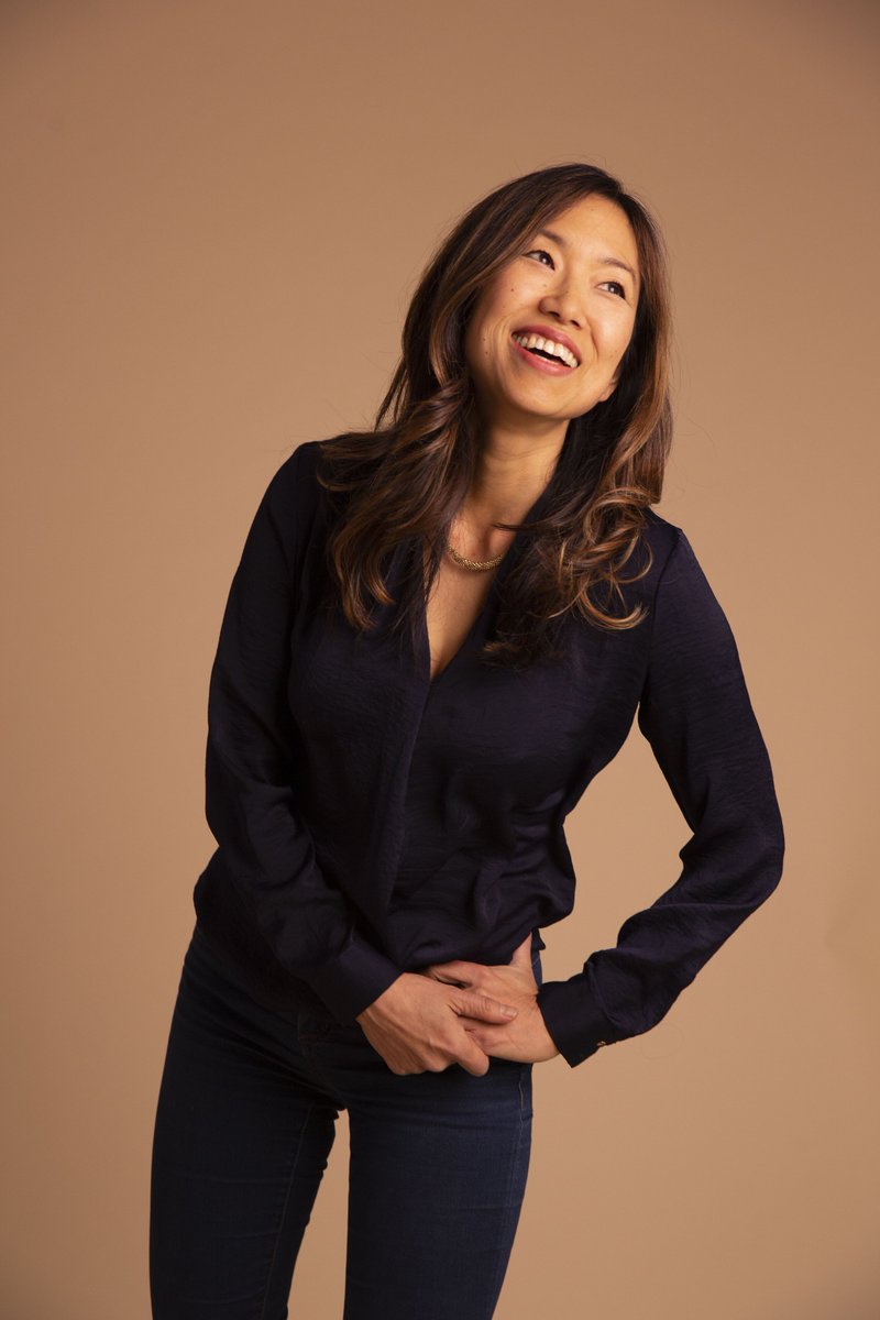 KBSKorea24's tweet photo. Award-winning documentary filmmaker @annshin joins us for #TouchBaseInSeoul today to talk about her award-winning novel! Inspired by real stories, #TheLastExiles tells the story of two young lovers in North Korea who are separated by a cruel twist of fate. #인터뷰 #앤신 #작가 https://t.co/x3neVtrvOX