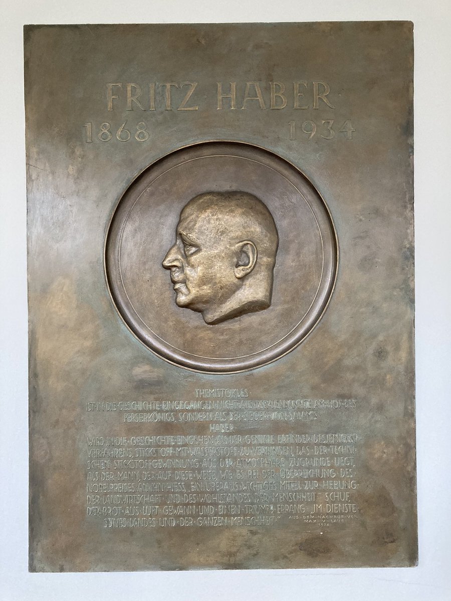 Bench_unigoe's tweet photo. For the next days, the BENCh students together with external guests are on a workshop on benchmarkable data in the Fritz Haber Haus in Berlin. The workshop was kindly organized by Taija, Finn and Lukas from our RTG. #BENChRTG https://t.co/GWz690J5BN
