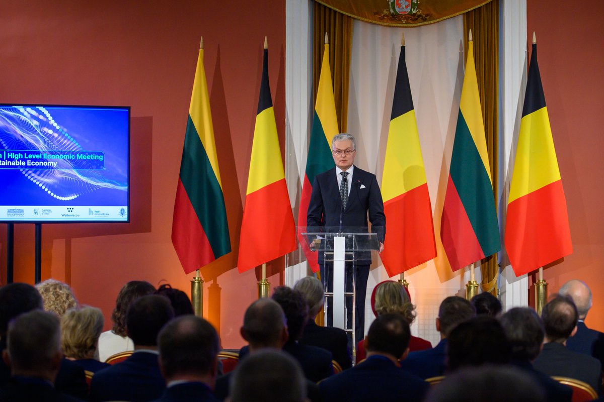 Together with Their Majesties the King&the Queen of the Belgians visited 🇱🇹-🇧🇪Economic Forum. Presented 🇱🇹 innovative, high-tech sectors: life sciences, lasers, financials, renewables. 🇧🇪has long been important trade partner. The feeling of mutual trust continues today as well.