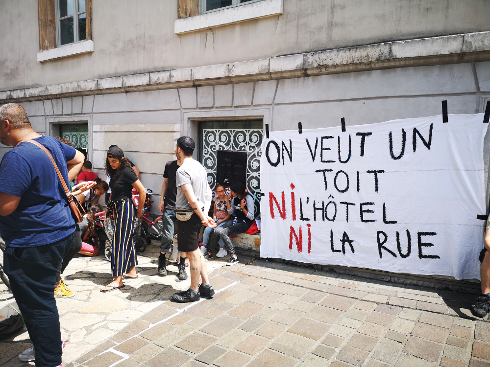 Face aux expulsions, la Ville de Grenoble annonce adopter un (nouvel) arrêté "anti mise à la rue" - placegrenet.fr/2022/10/25/fac…