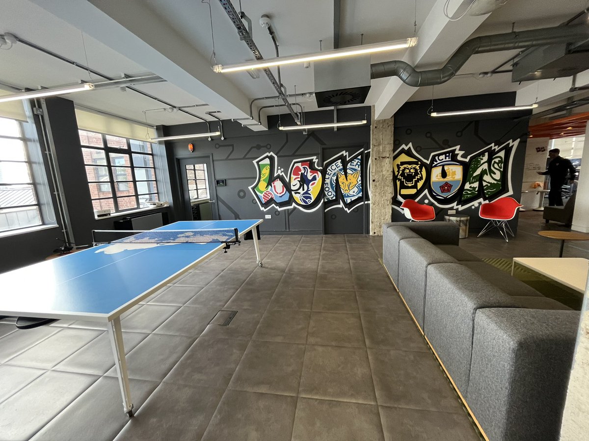 Last catch up of the UK tour, this morning with <a href="/HudlUK/">Hudl UK</a> developers and Solution Consultants, discussing the future of Sports Analytics, vision analysis and sharing our workflows from <a href="/Adelaide_FC/">Adelaide Crows</a> and the broader <a href="/AFL/">AFL</a>. Thanks to Steve and the crew for their time <a href="/HudlAnalysis/">Hudl Analysis</a>