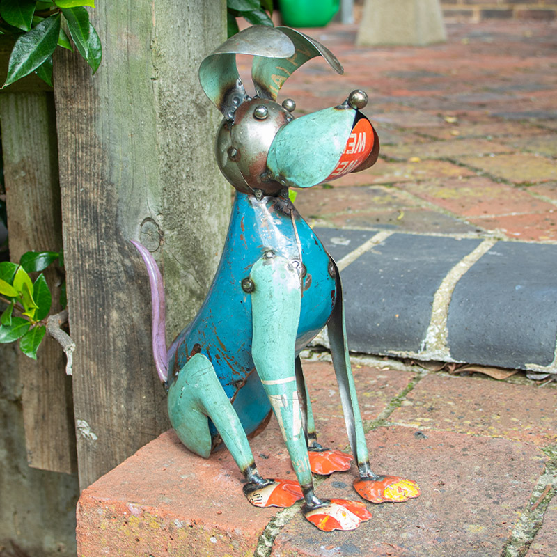 Who's a good boy?! 🐶
This cheeky metal dog, that's who! 🐕
Colours / patterns will vary depending on metals sourced.
forge-foundry.com/.../vintage-st…
#dog #goodboy #doglover #gardenornaments #ornaments #recycled #upcycled #decor #homestyle #dogs #dogslife #animals