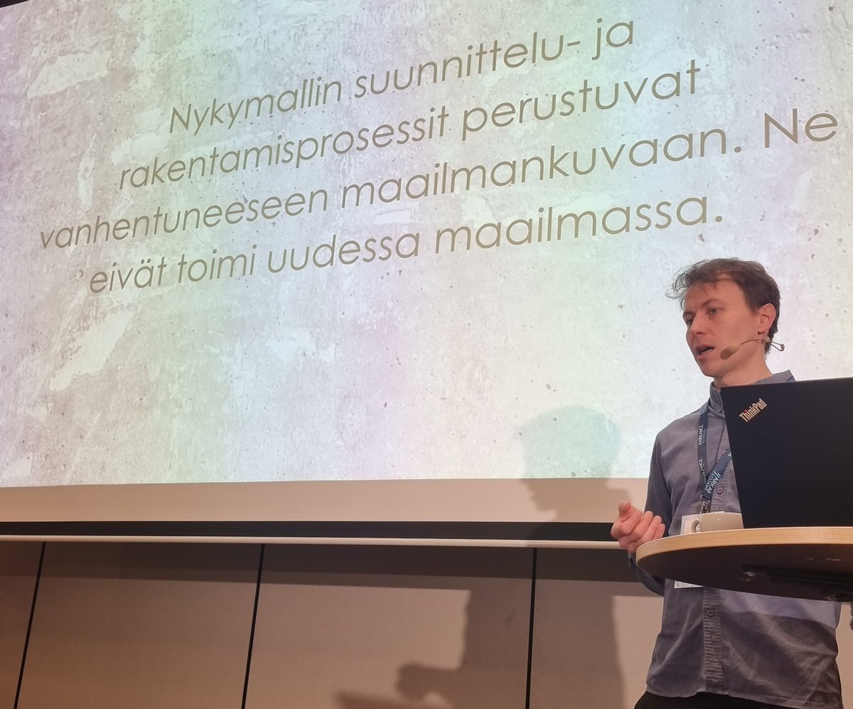 Nykymallin suunnittelu- ja rakentamisprosessit perustuvat vanhentuneeseen maailmankuvaan. Ne eivät toimi uudessa maailmassa. <a href="/antti_ruuska/">Antti Ruuska</a> <a href="/YlvaHelsinki/">Ylva</a> #Arkancesummit <a href="/ArkanceSystemFi/">Arkance Systems Finland Oy</a>