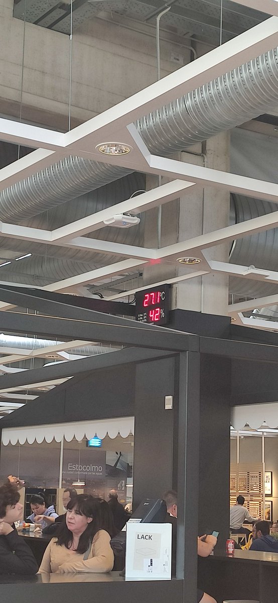 vicmencam's tweet photo. @IKEASpain de verdad es necesario 27°C ahora que todos llevamos chaquetas?
Así luchamos contra el cambio climático y el ahorro de energía?
Todo el mundo sudando y quejándose en la tienda de Alcorcón https://t.co/1zAHhl4PQ4
