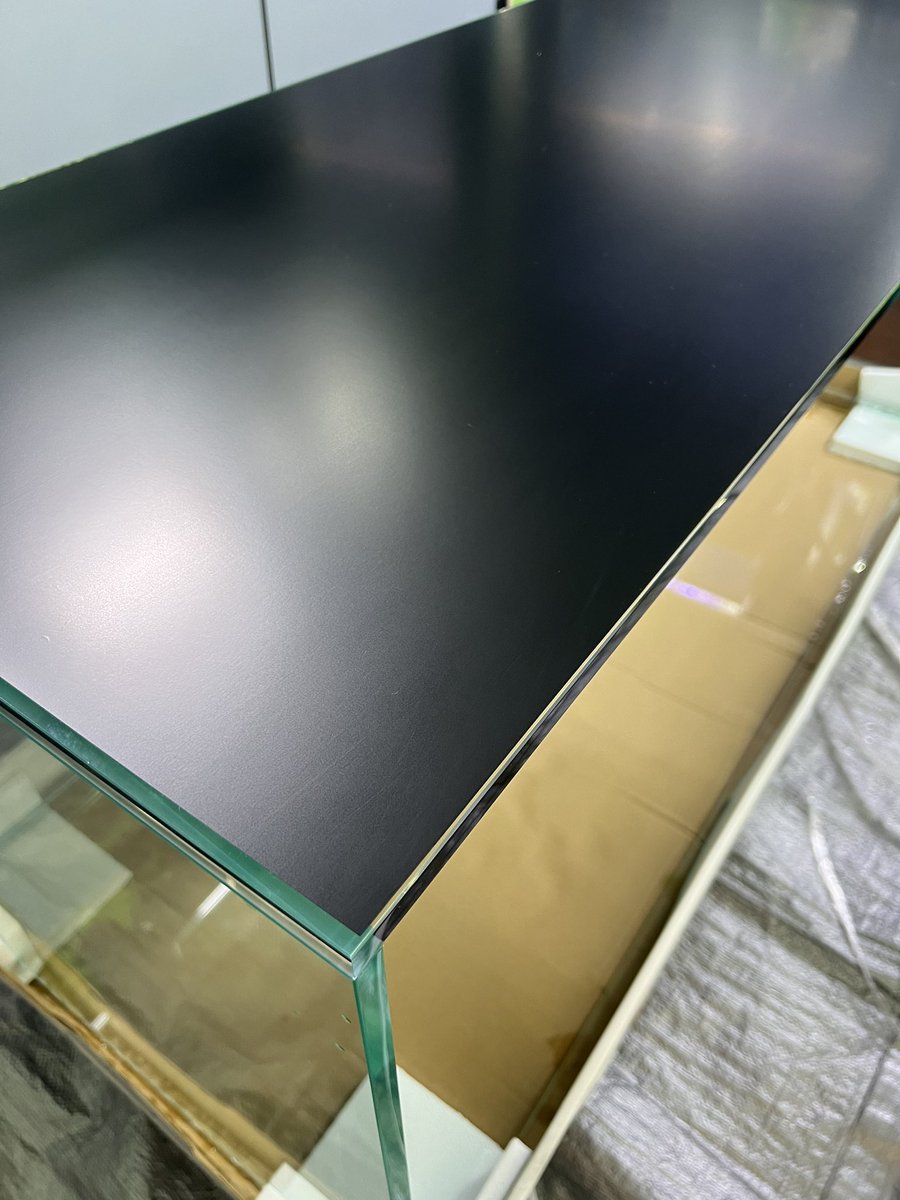AquaRevue's tweet photo. アクアスクリーン貼り緊張しながら一発勝負無事終了!少しだけ手順を忘れてましたが終わり良ければ全て良い!
#ADA #aquascreen #バックスクリーン #PALUDA https://t.co/PgQaEcelxp