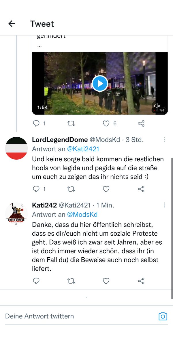 Kati2421's tweet photo. Hier mal wieder ein Nachweis, dass es Anette H. und ihrem Folg in keinster Weise um soziale Proteste geht.
#QuerdenkerSindTerroristen
#le2410 https://t.co/8Pekks2btr