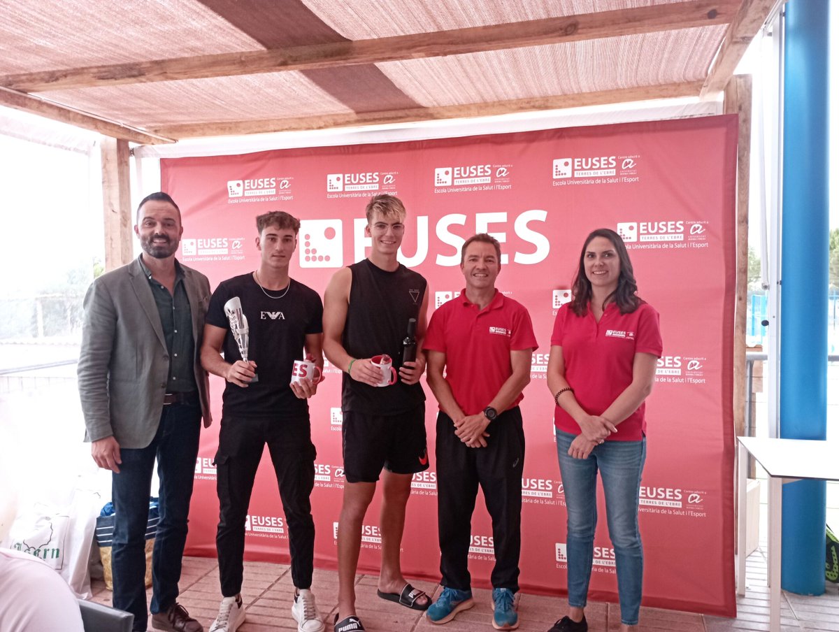 EUSES_Oficial's tweet photo. L'enhorabona als estudiants de 4t de CAFE per l'organització modèlica del 2n Torneig Universitari d'EUSES TE al Complex Esportiu Bahía Mar d'Alcanar💪👏🎾
Notícia completa 👉 https://t.co/AiBXx2lQzV
#EUSES #EusesTE #Pàdel https://t.co/2gPv6gztPB