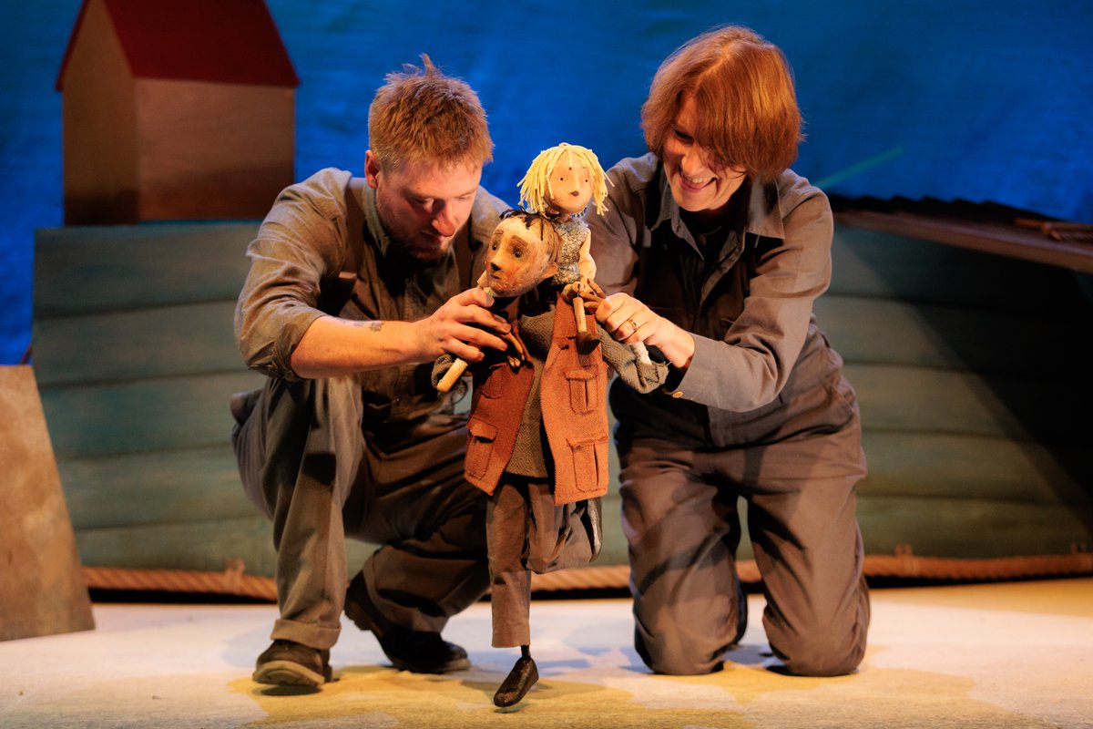 The brilliant <a href="/julietealJulie/">Julie Teal</a> and @HarryLay1985 bringing their fabulous puppetry skills to <a href="/polkatheatre/">Polka Theatre</a> this week until 30th October... Half term treat?