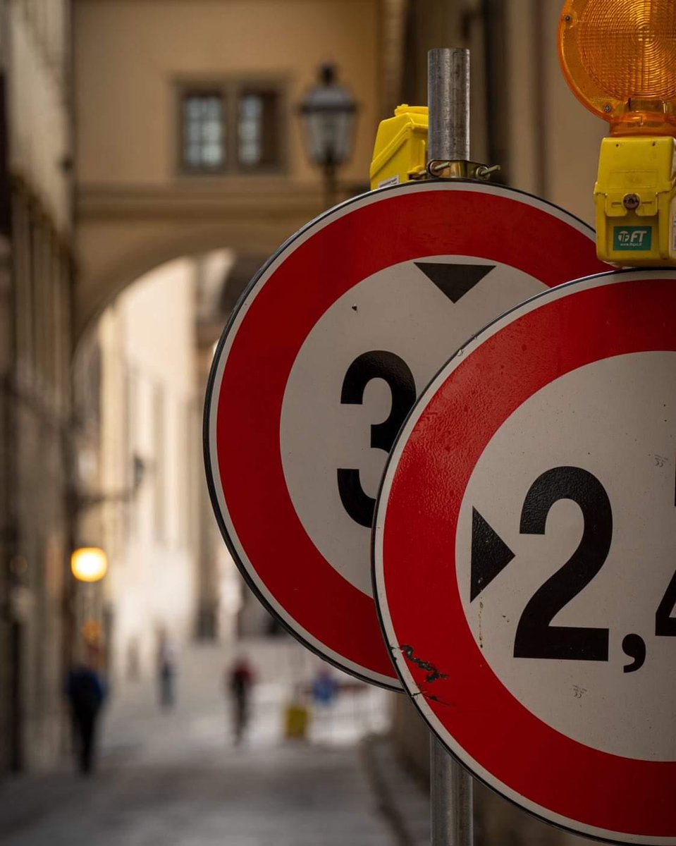 ful_magazine's tweet photo. Le strade di Firenze ⭕

📷 ig 👉🏻 mac_one1975

#firenze #florence #oltrelacupola #fulmagazine #fulfirenze #dafareafirenze #eventifirenze #pontevecchio #lungarno #corridoiovasariano #streetphotography #urbanphotography #howitalyfeels #fotografia #photography #lestradedifirenze https://t.co/FCa1RfHupg