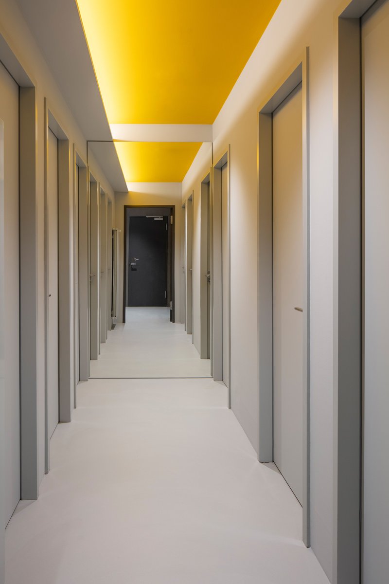 In an inclusive approach, we designed these gender neutral restrooms for Contenful Berlin's workplace, infusing playfulness through the use of colour.

Flooring by Sensoflooring, ceiling colour by Ral Colours