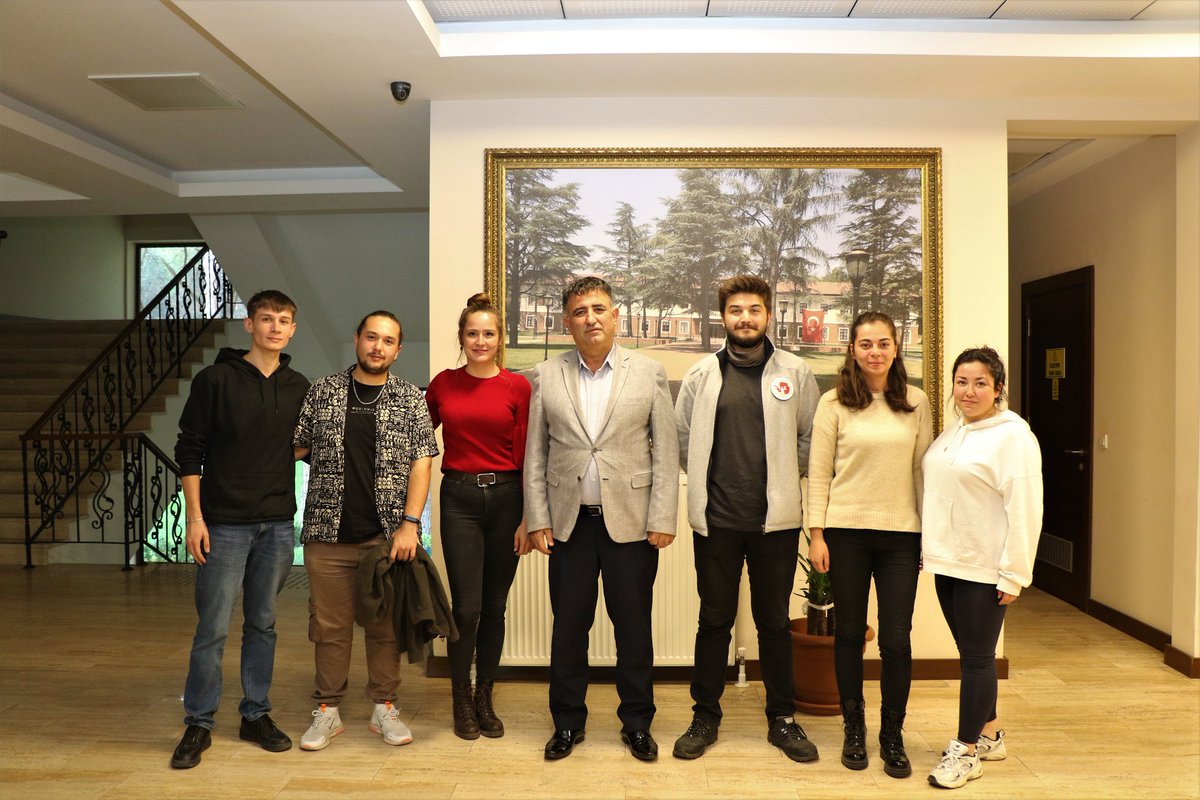 GTU PolS-Club olarak gelecek faaliyetlerimizi anlatmak üzere okulumuz rektörü Sayın Hacı Ali Mantar hocamızla beraberdik. Kendisine desteklerinden dolayı teşekkür ederiz.