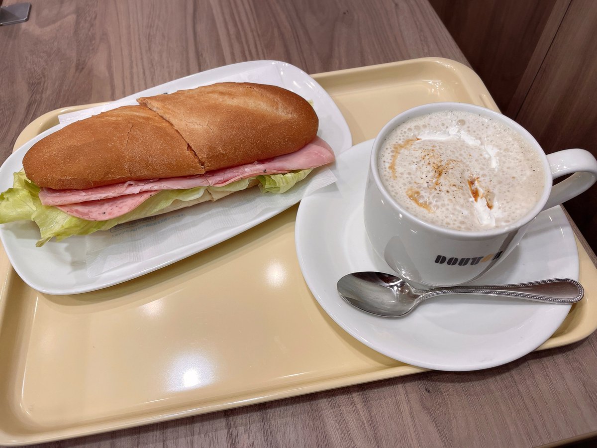 ドトールのチケットありがとです☕️
豆乳きなこのドリンク美味しかった🤎
そして安定のミラノサンド🥹🥖 https://t.co/nK3oHsZQ9b