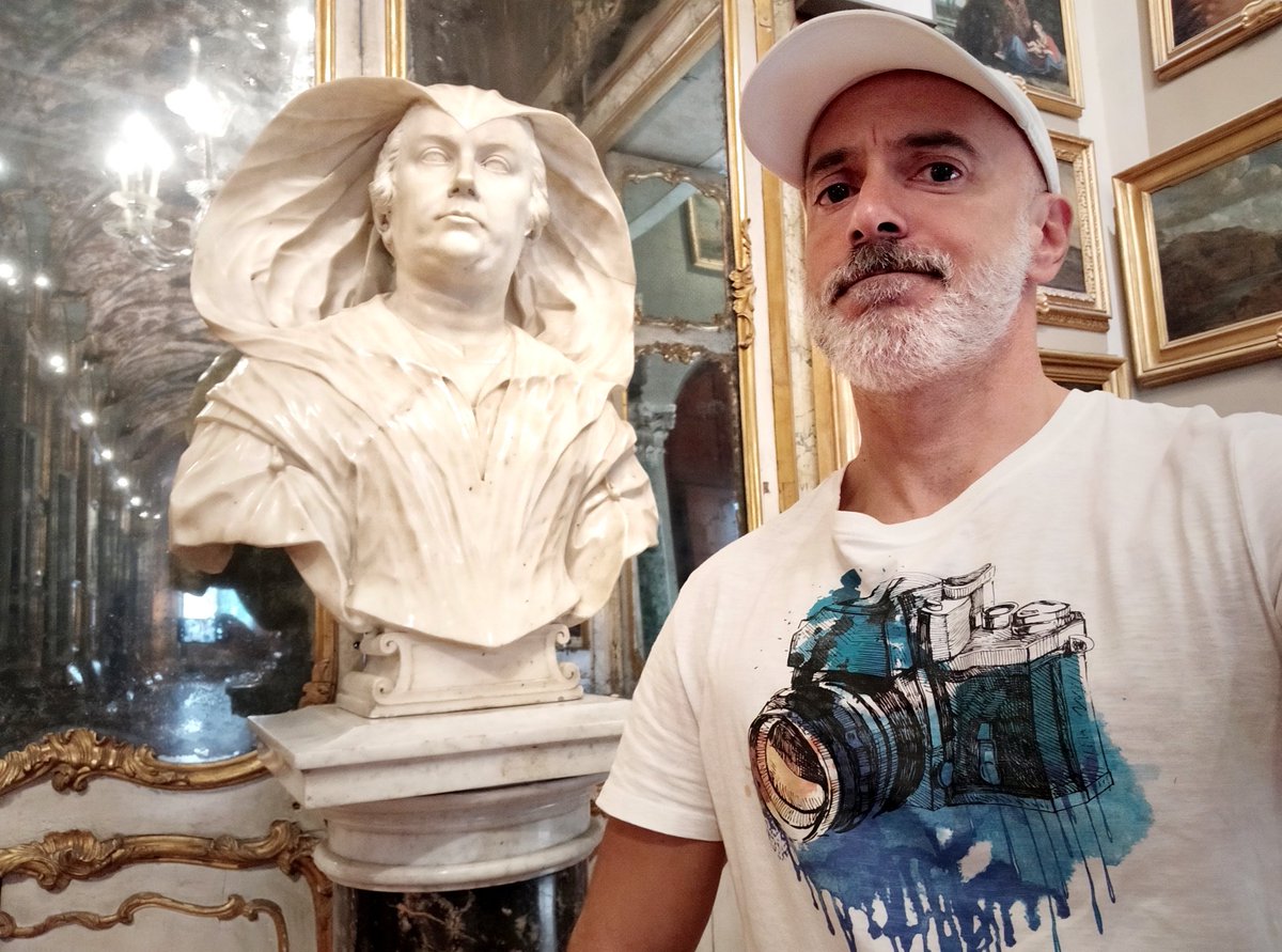 PaoloBruceGatti's tweet photo. Ricordo di un grandioso fine settimana a Roma. Alla Galleria Doria Pamphilj con il magnifico busto di Olimpia Maidalchini Pamphilj (1650), opera del mio "concittadino" il grande scultore bolognese Alessandro Algardi! ❤️ #Pamphilj #Roma #scultura #Algardi #Olimpia e #io https://t.co/TaEAaTl02b