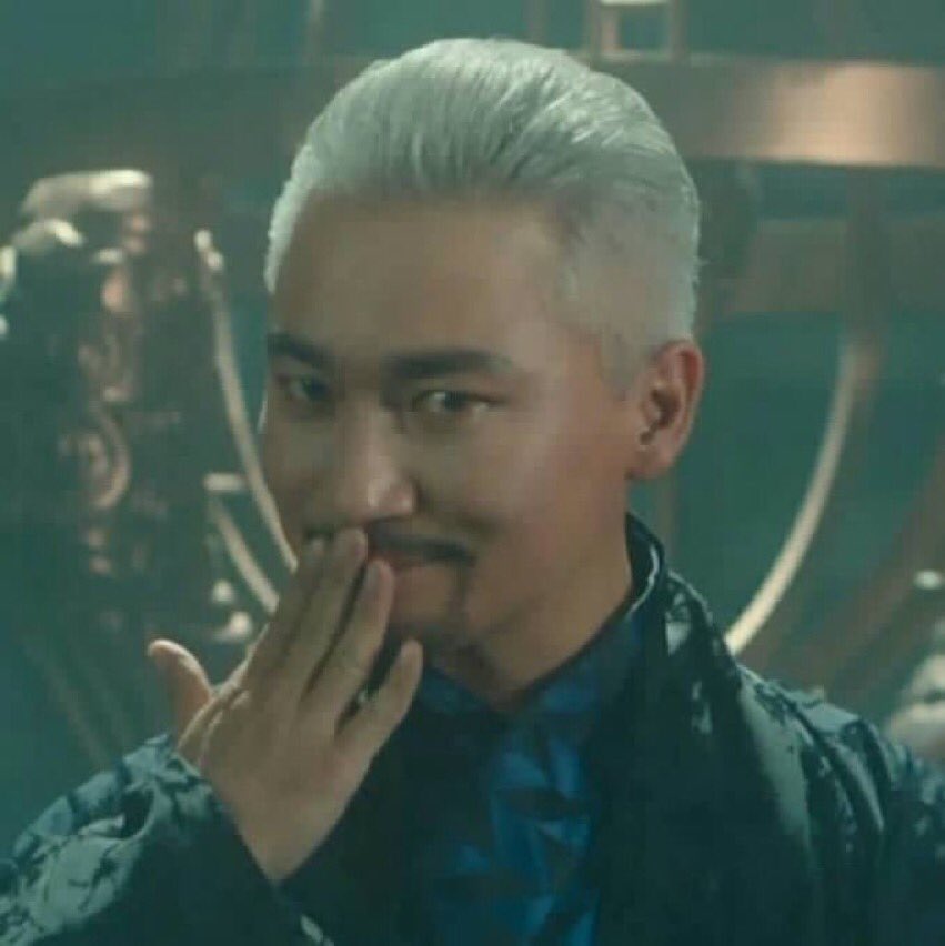 socialmediajnky's tweet photo. *comes on Twitter to see WhatsApp is down*

Me that has been swearing for Airtel all morning: https://t.co/tJ4FBaLkVX