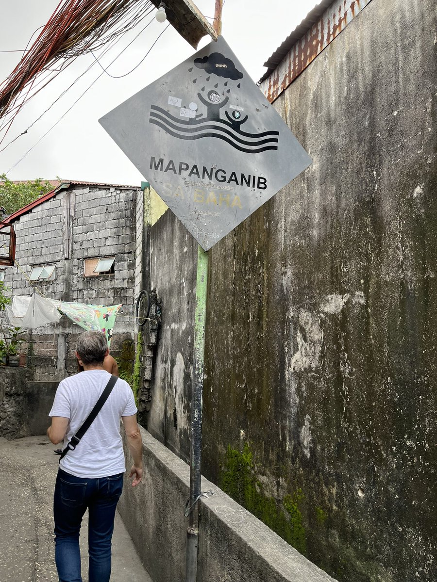 BenedicteGazon's tweet photo. Impressive job from French NGO @eau_et_vie to bring #water in #Philippines homes in #Manila suburbs. Congratulation for your commitment for the communities of Bars and Isla Noah in Cavite. @GinaMonologue https://t.co/IADLa7rWxR