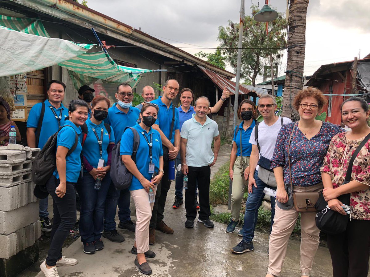 BenedicteGazon's tweet photo. Impressive job from French NGO @eau_et_vie to bring #water in #Philippines homes in #Manila suburbs. Congratulation for your commitment for the communities of Bars and Isla Noah in Cavite. @GinaMonologue https://t.co/IADLa7rWxR
