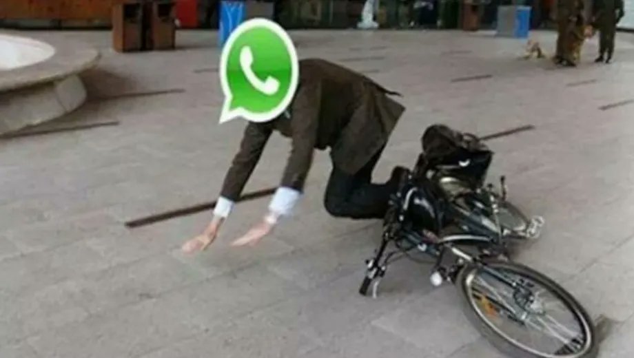 ohh.. se cayo WhatsApp.. 
Ayúdenlo a levantarse: