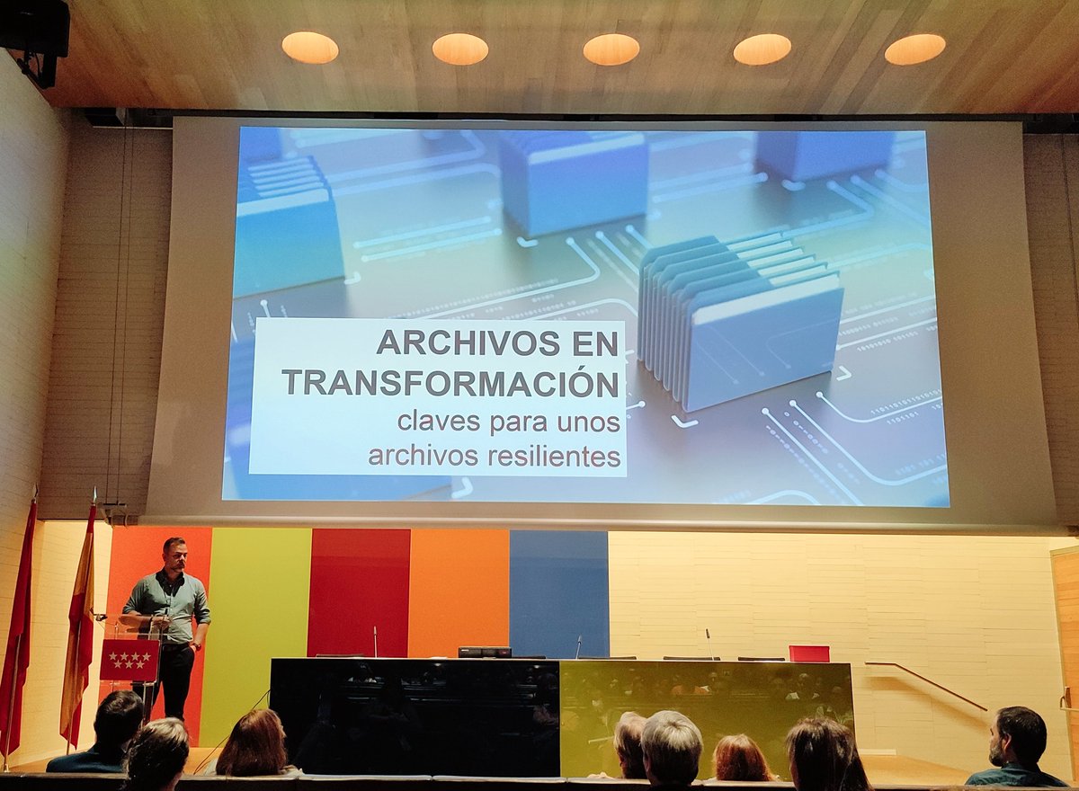 albadoc_es's tweet photo. @pacofernandez inaugura la I Jornada Técnica de Gestión Documental en Asociaciones y Colegios Profesionales, y lo hace hablando de la transformación en los #Archivos https://t.co/BstMWc2vEx
