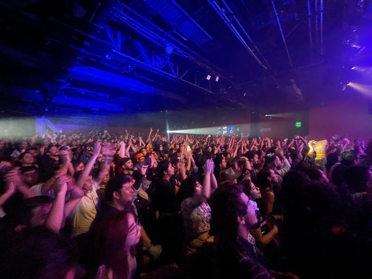 Cronicadexalapa's tweet photo. Demiss, Dani, Edwin, Osiel, Connan, José Arturo, Manuel, Luis Felipe e invitados, gracias por una noche mágica, demostraron una vez más que son fuerza.
Aquí la crónica del concierto de @Losaguasaguas  en el @LunarioMx donde presentaron "Somos Fuerza"👇🗞https://t.co/DlgwgCvUL0 https://t.co/d17STPY9jq