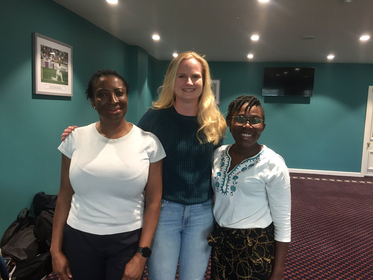 MetPoliceChoir's tweet photo. We had the pleasure of performing at the #MetExcellenceAwards last week at the Oval. It was the first time  performing in public (including the Commissioner) for several of our choristers pictured below and they all did very well. Lovely to see our sponsors @metfriendly there too https://t.co/MWmc5AvE2E