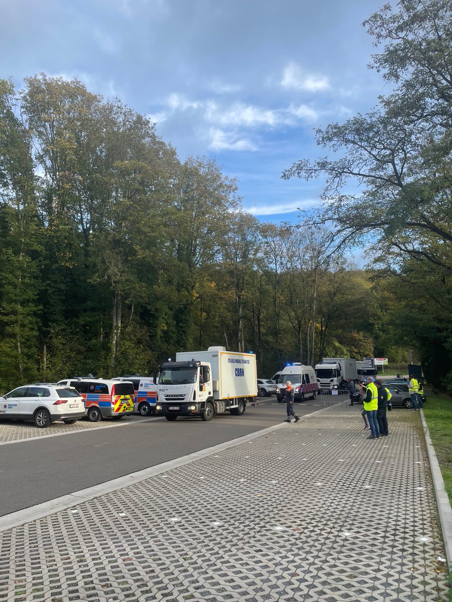 FANC_AFCN's tweet photo. Vandaag organiseert @FANC_AFCN een #nucleaire noodplanoefening in de omgeving van de kerncentrale van #Tihange. Het doel: de coördinatie en communicatie tussen de verschillende betrokken organisaties testen. #continuousimprovement https://t.co/GAMBelX9Ek