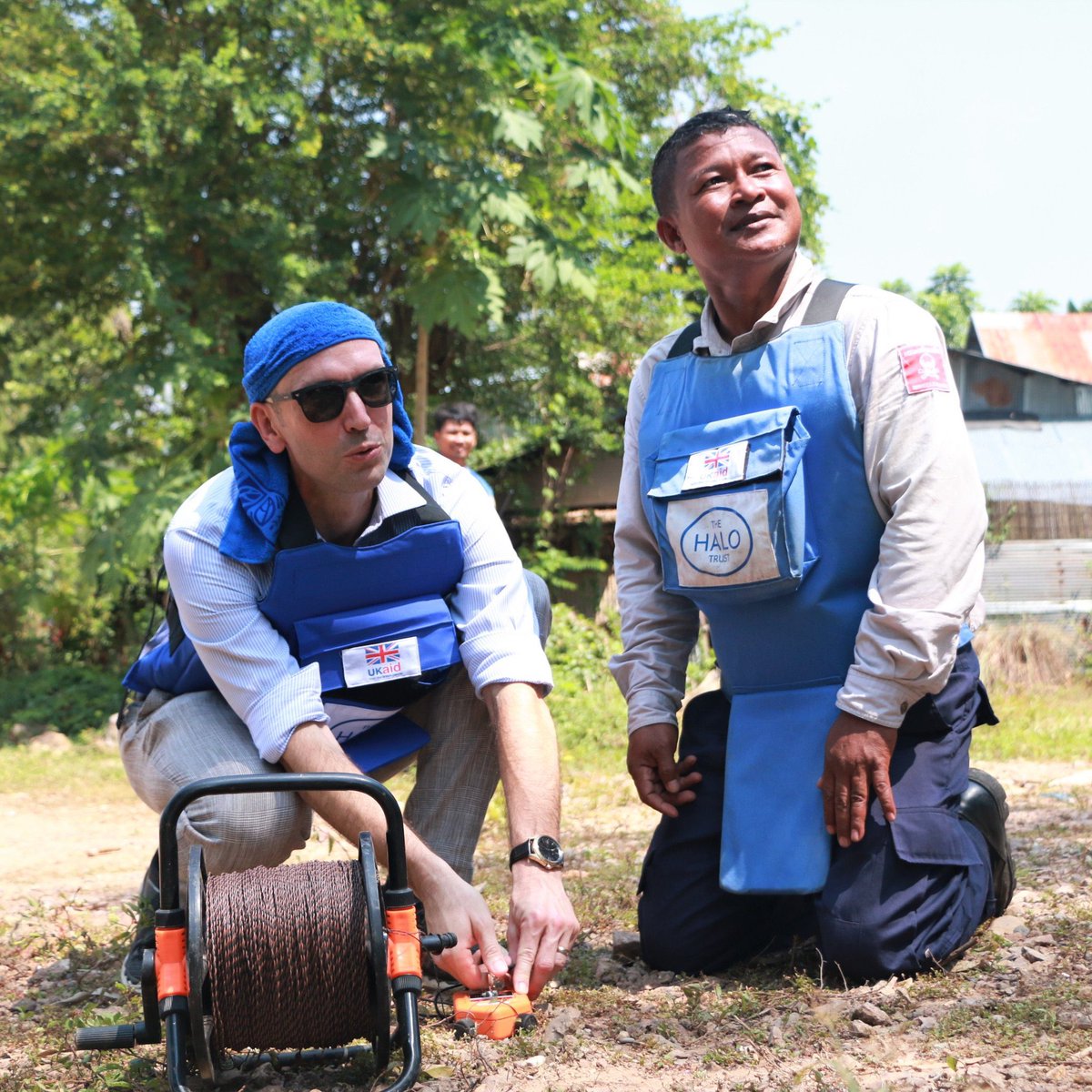 ukincambodia's tweet photo. [1/3] Last week, Ambassador  @DomWUK and our political team visited @HALOTrust in Siem Reap to see their incredible life saving work. 

The 🇬🇧 is proud to be a long-time partner in demining in 🇰🇭. https://t.co/wxwfIXR8wp