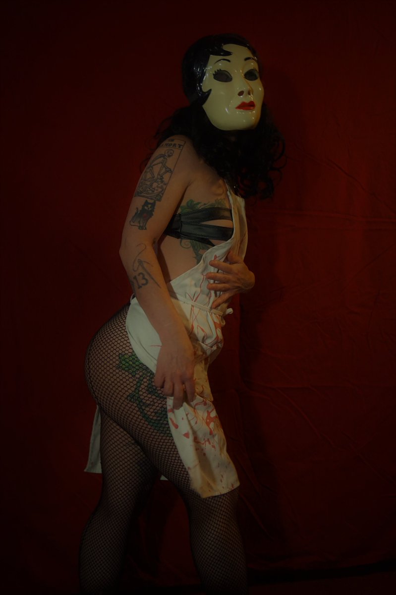 kitten_hex's tweet photo. new shoot at links in bio #onlyfans #pinupart #tattooed #lingerie #Halloween https://t.co/ujpi7WK7AA