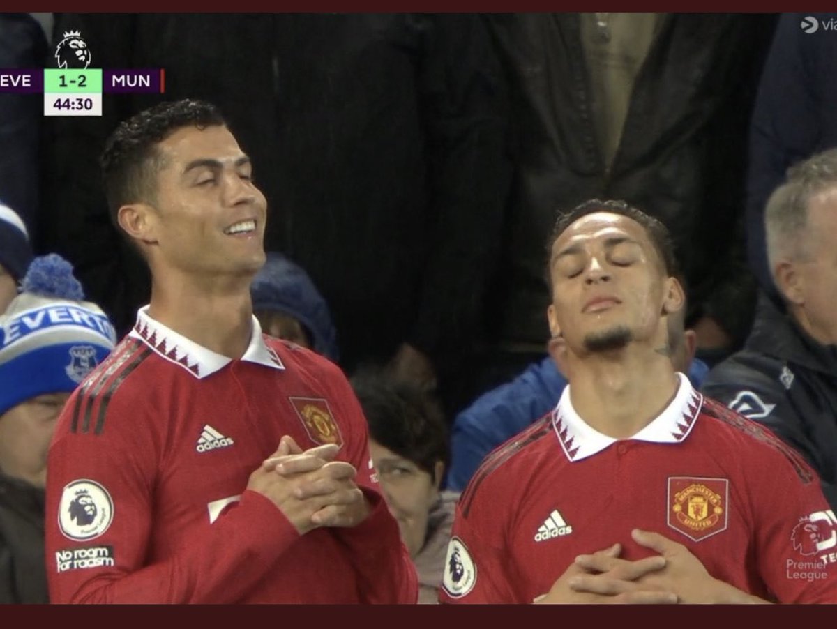 Hydi_potter's tweet image. Me knowing whatsapp is down buh IMessage is there for me