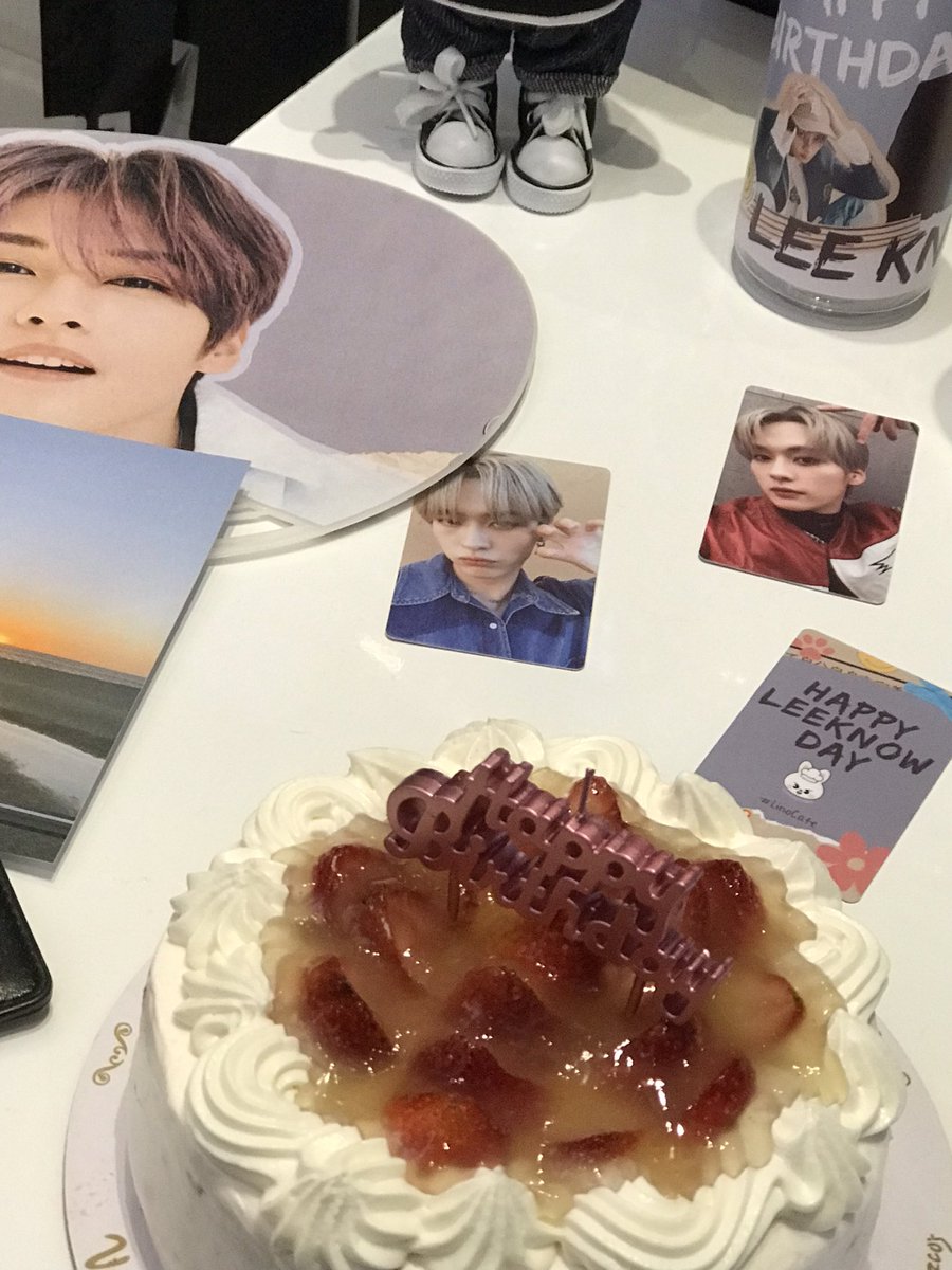 morakanow's tweet photo. happy lee know day 🫶 thank you po @mintyleebit for #LINOCAFE ✨

#HappyLeeKnowDay
#리노야_생일선물은_평생보자
#DancingGodLeeKnowDay
#StrayKids  #스트레이키즈 
#리노 #LeeKnow https://t.co/Mu1m220rc9