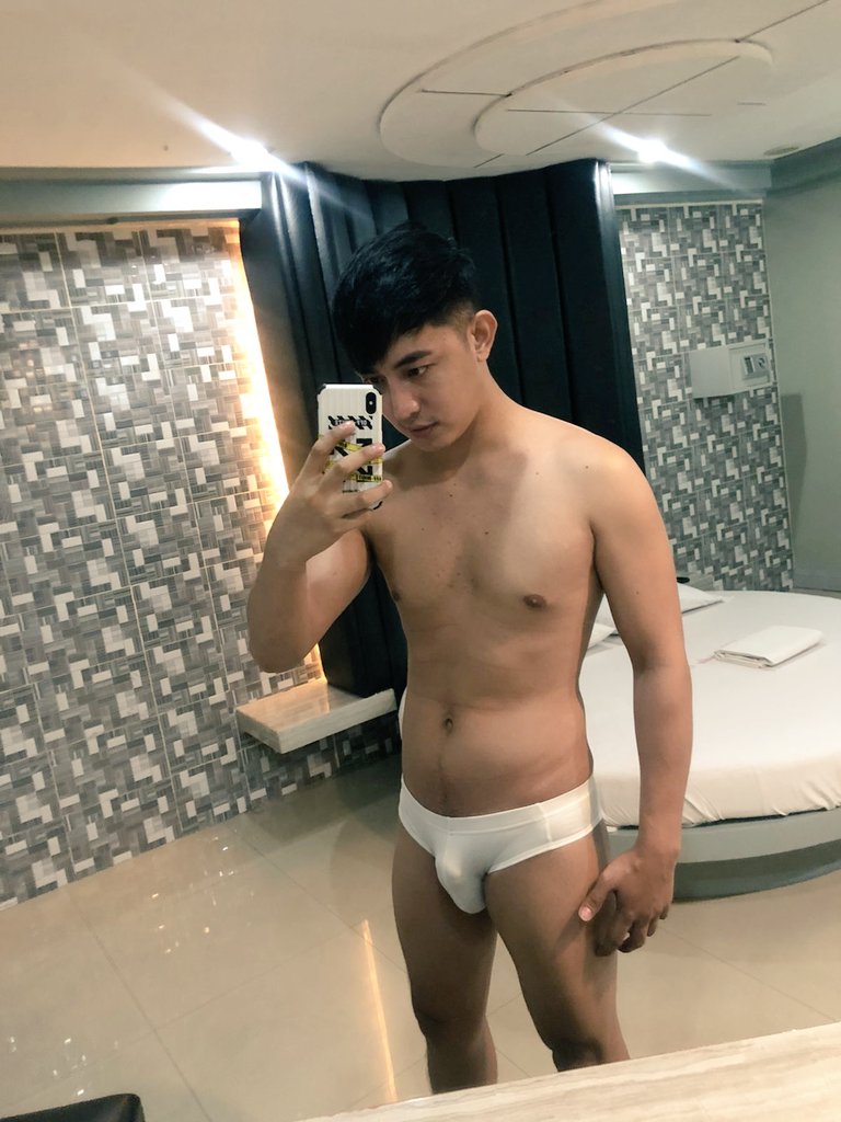 akenn_kanalang's tweet photo. Maulan nanaman, sarap magpalabas💦 https://t.co/c2Js8qY6OZ