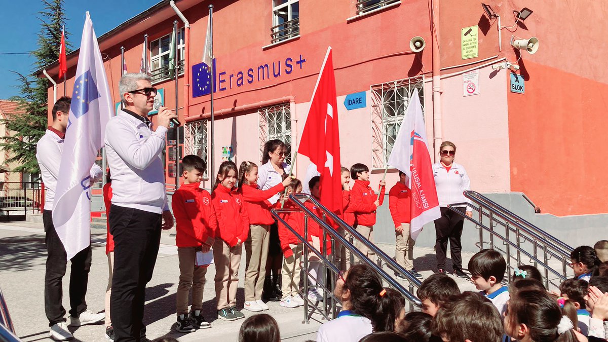 İspanya öğrenci hareketliliğini tamamlayan ekibimiz duygu ve düşüncelerini okulumuzla paylaştılar.Minik eğitim elçilerimizi kutluyor,Türkiye Ulusal Ajansımıza teşekkür ediyoruz
<a href="/tcmeb/">Millî Eğitim Bakanlığı</a> 
<a href="/ABBaskanligi/">T.C. Dışişleri Bakanlığı Avrupa Birliği Başkanlığı</a> <a href="/ulusalajans/">Türkiye Ulusal Ajansı 🇹🇷 Turkish NA</a>
<a href="/EskisehirMem/">Eskişehir İl Milli Eğitim Müdürlüğü</a>
<a href="/odunpazarimem/">odunpazarımem</a> <a href="/1Havaikmal/">1. Hava İkmal Bakım Merkezi İlkokulu</a>
<a href="/one_climate/">One heart for the climate for our future</a>
<a href="/ErasmusWater/">Turkey Erasmus Plus Water-Friendly Schools</a>