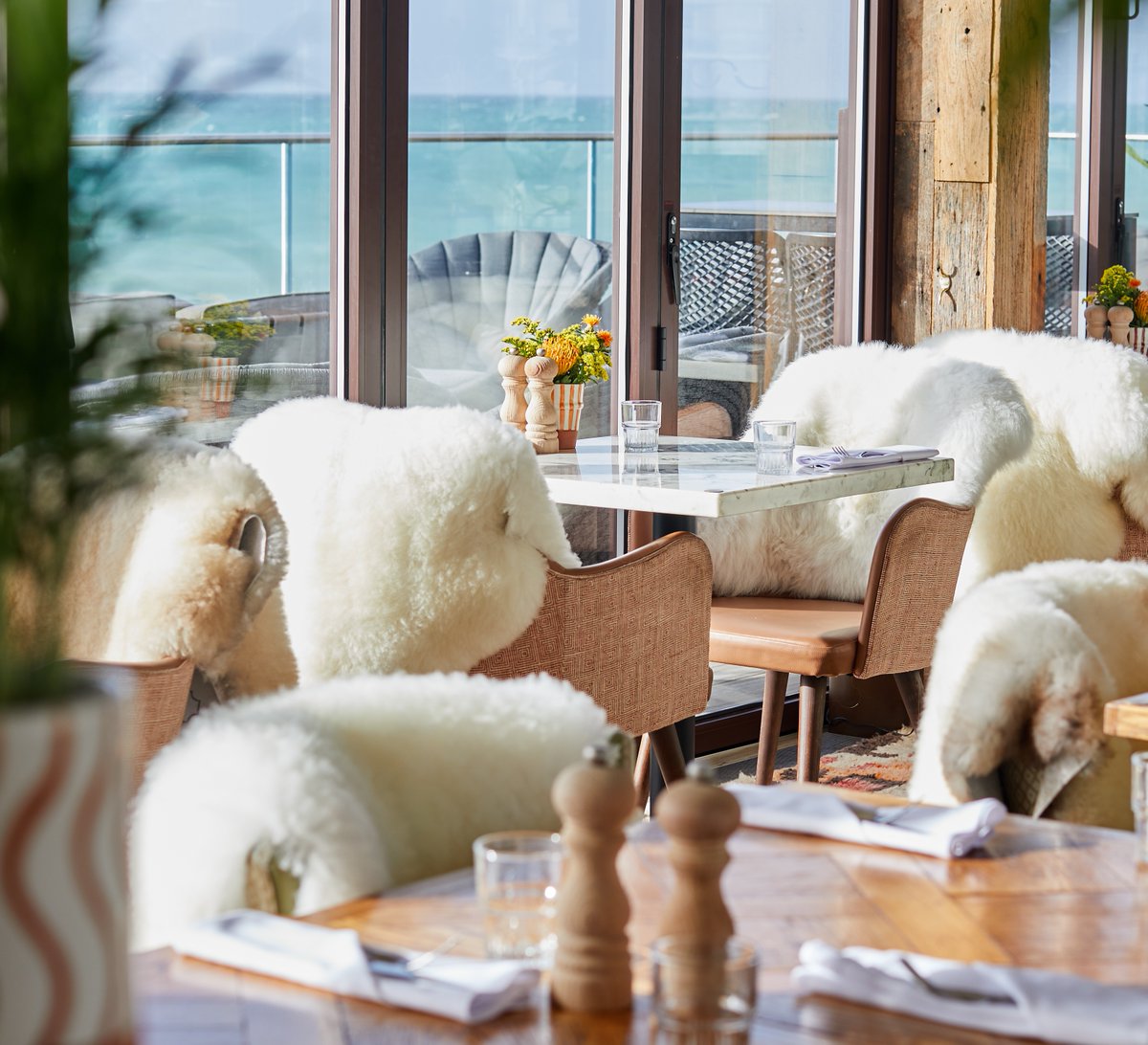 _ChinaCooper's tweet photo. NEW Photography for Rockwater Hove - The Roof Terrace has had a winter makeover @RockwaterH #roomwithaview #brightonandhove #rockwaterhove #brightonrestaurant #restaurantphotography https://t.co/rdfLewiBsr