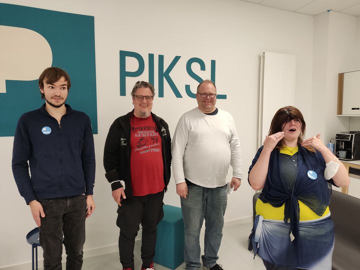 PIKSLTEAM's tweet photo. Im Sommer gab es den ersten Besuch der #PIKSL Expert:innen aus Köln in Dortmund – jetzt stand der Gegenbesuch in #Köln an:Und so machten sich Sascha und Gregor am Donnerstag, den 13.10.2022 auf den Weg in die Domstadt mit der Bahn.
Hier der ganze Bericht:
https://t.co/g01eRngrff https://t.co/RbqnpaTR1q